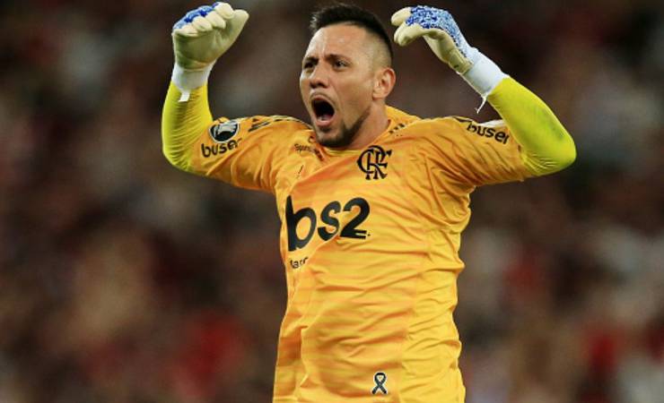 Diego Alves rebate fala de Felipe Melo e diz: 'Acredito que o Palmeiras seja rival sim'