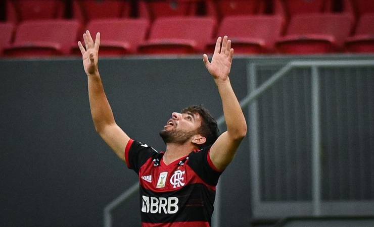 Pepê, jogador do Flamengo, negocia saída para o Cuiabá