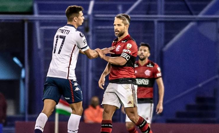 'É o campeão que vai entrar em campo', discursou Diego antes da vitória do Flamengo