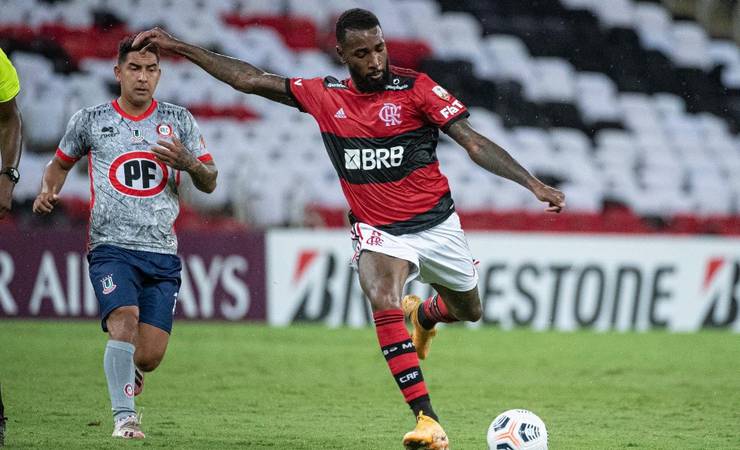 Flamengo informa que Gerson tem lesão na coxa; meia iniciou tratamento