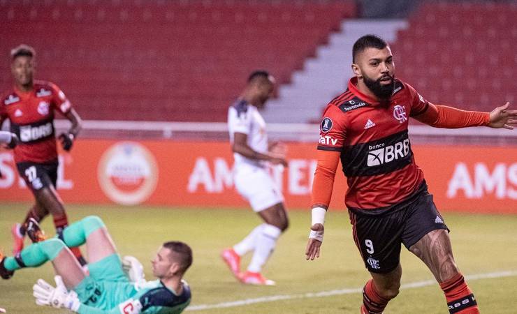 Gabigol marca 16º gol na Libertadores pelo Flamengo e iguala marca de Zico