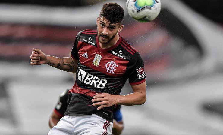 Flamengo divulga escalação com Gustavo Henrique e Léo Pereira na zaga, e torcedores vão à loucura