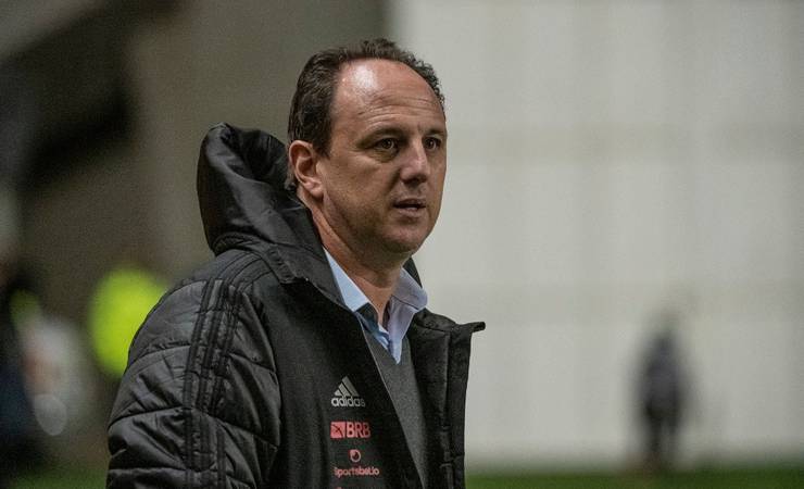 Ceni fala sobre falhas individuais em empate do Flamengo: 'Não estou aqui para condenar'