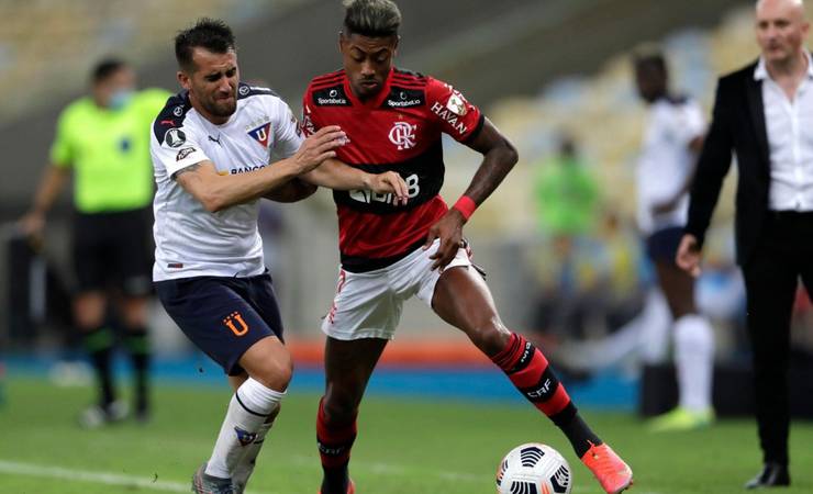 Bruno Henrique está suspenso do próximo jogo do Flamengo na Libertadores