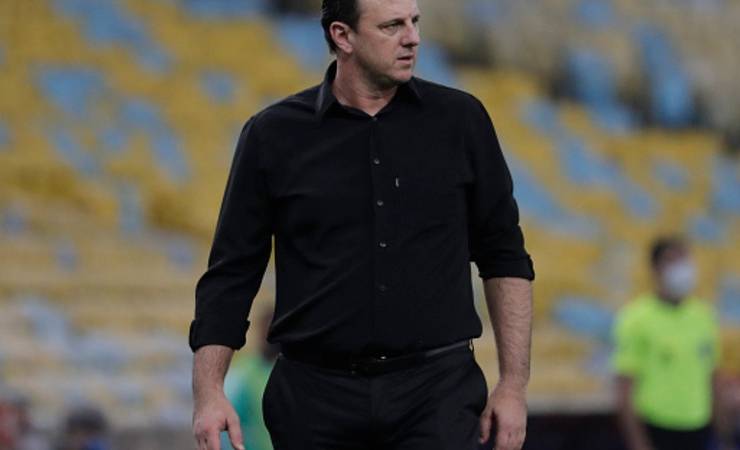 Torcedores do Flamengo perdem paciência com Rogério Ceni e pedem sua saída