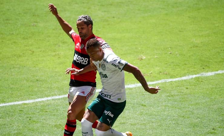 Brasileirão: de acordo com site, Flamengo é favorito contra o Palmeiras na estreia