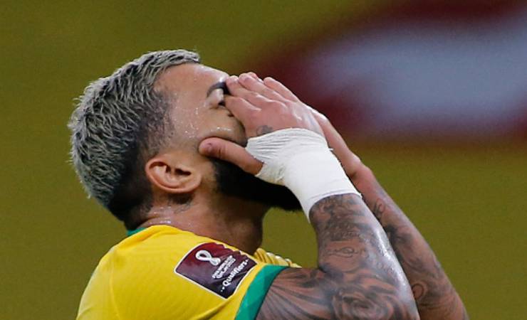 Gabigol sente incômodo na perna e vira desfalque para o Flamengo contra o Coritiba na Copa do Brasil