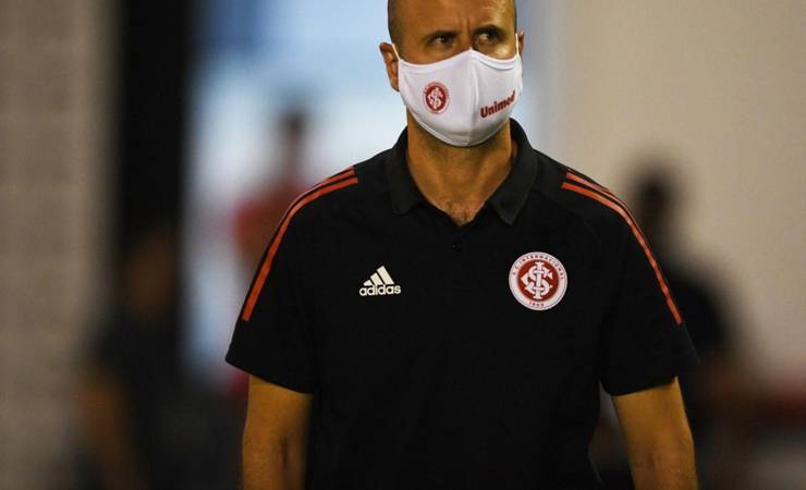 Torcedores do Flamengo lembram campanha por Ramírez e se mostram arrependidos