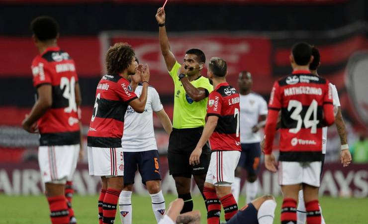 Conmebol suspende Arão por duas partidas e jogador não atua na ida das oitavas da Libertadores