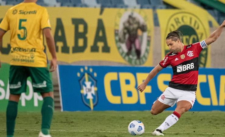Flamengo informa lesão nos ligamentos do tornozelo e joelho esquerdos de Diego Ribas