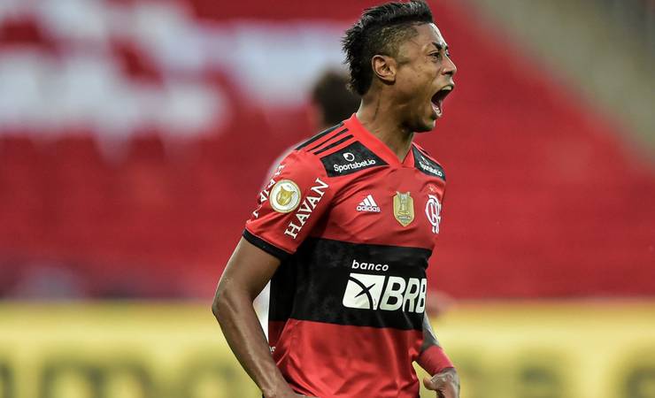Torcedores do Flamengo repercutem hat-trick de Bruno Henrique sobre o São Paulo