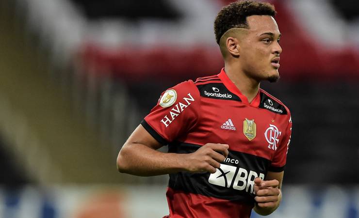 Flamengo encaminha venda do atacante Rodrigo Muniz ao Fulham, da Inglaterra