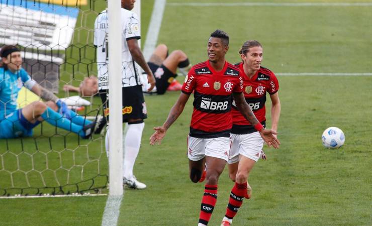 Flamengo vence o Corinthians e aumenta superioridade recente no confronto