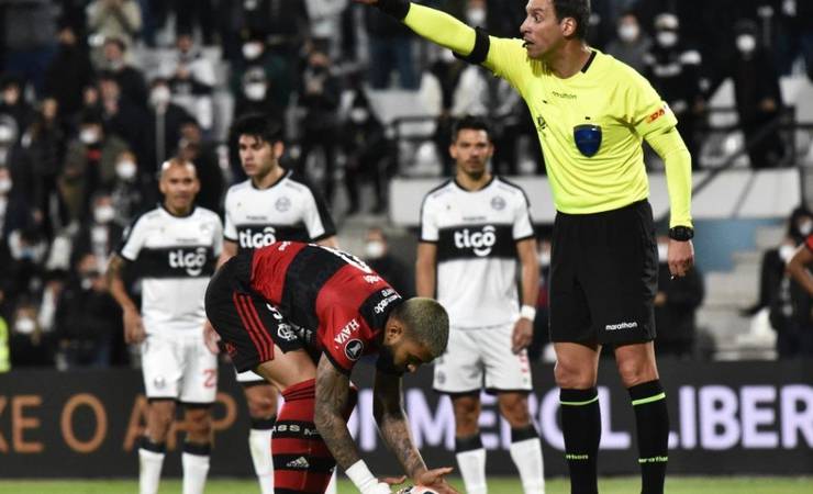 Conmebol divulga áudio do VAR nos lances de Olimpia x Flamengo