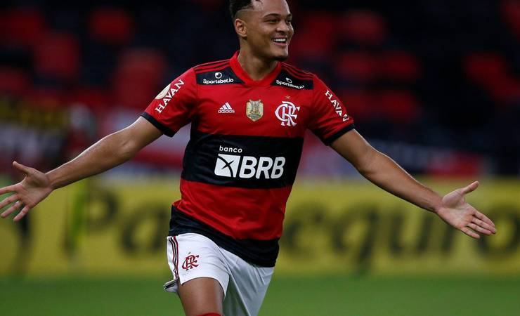 Flamengo acerta venda de Rodrigo Muniz para o Fulham, da Inglaterra