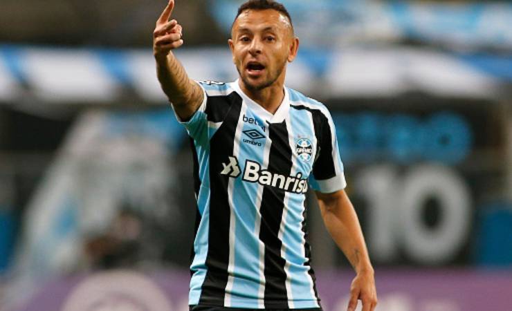 Rafinha faz postagem sobre goleada sofrida pelo Flamengo: 'Acabamos nos complicando'
