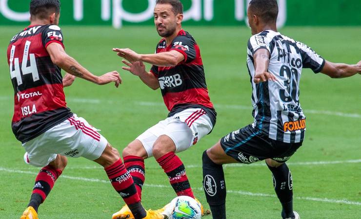 Flamengo é amplo favorito contra o Santos pela 18ª rodada do Brasileirão, indica site