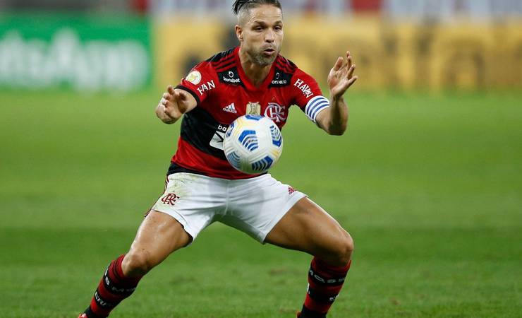 #ForaDiegoRibas: torcedores pedem nas redes sociais a saída do meia do Flamengo