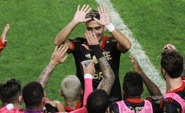 Andreas Pereira estreia pelo Flamengo com gol, e torcedores enlouquecem: 'Craque'