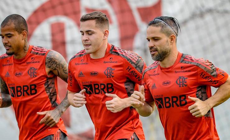 Flamengo pode ter nove desfalques para a partida contra o Palmeiras pelo Brasileirão