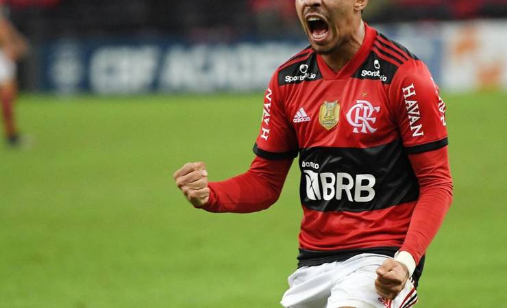 Flamenguistas pedem Matheuzinho titular no lugar de Isla e rejeitam Daniel Alves