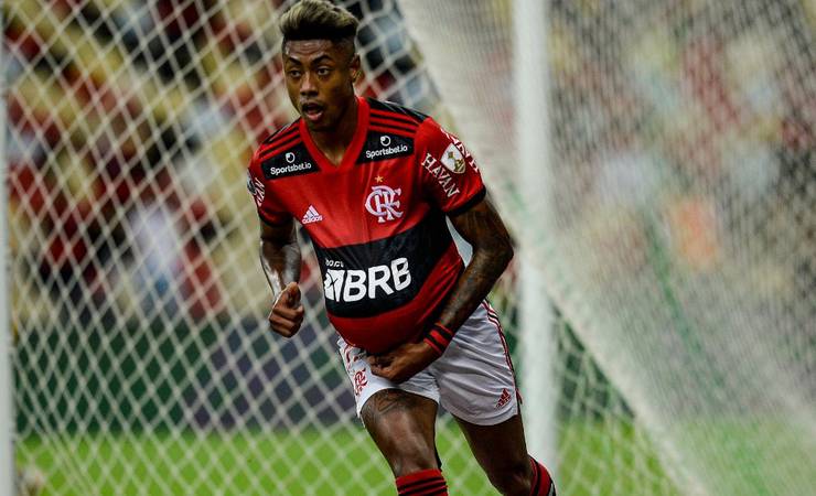 Torcedores do Flamengo elogiam Bruno Henrique no 1º tempo: 'Gosta de jogo grande'