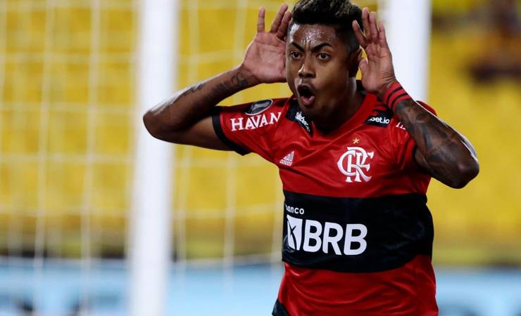 Técnico Ramon Menezes elogia Bruno Henrique: 'queria no meu time'