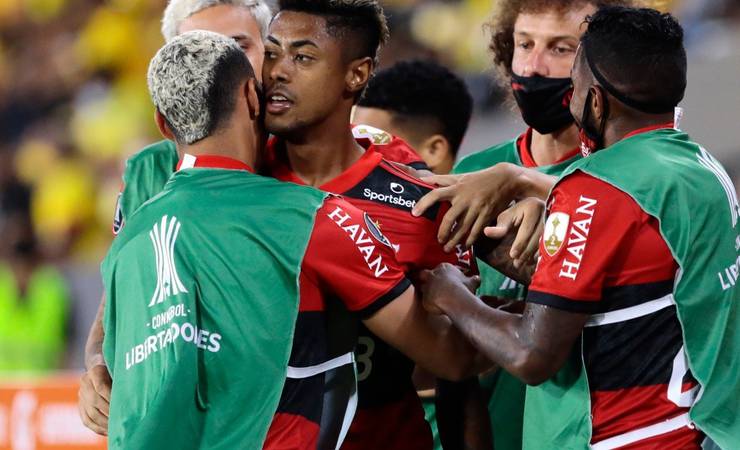 Flamengo pode ser multado em R$ 27 mil pela Conmebol por não devolver cinco coletes