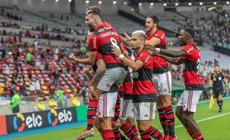 Coletivo LGBTQIA+ denuncia Flamengo por cânticos homofóbicos contra o Grêmio