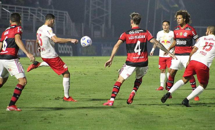 Renê, Léo Pereira e Kenedy são alvos em novo tropeço do Flamengo no Brasileirão