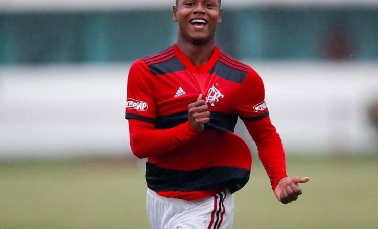 Renovação do meia Matheus França com o Flamengo envolve maior multa da história do clube