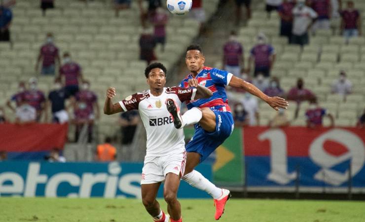 Vitinho e Michael são alvos de críticas de torcedores do Flamengo