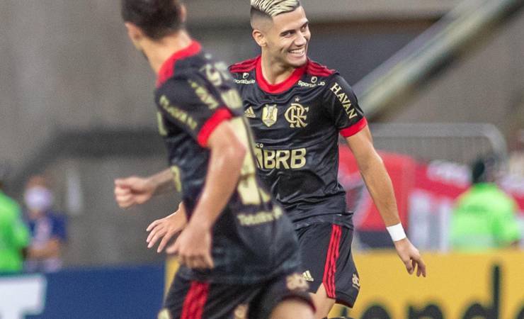 ACONTECEU! Após mais de três anos, Flamengo volta a fazer um gol de falta