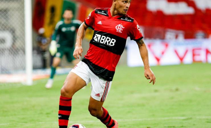 Flamengo comunica que João Gomes está com dengue e jogador vira desfalque