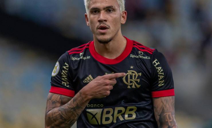 Flamengo: Pedro volta a sentir dores no joelho e vira desfalque para jogo contra Cuiabá