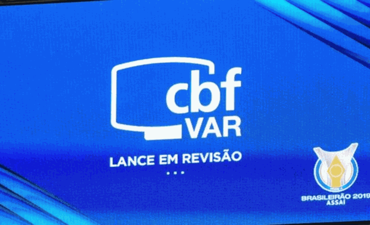 Arbitragem é ruim como a média do futebol brasileiro