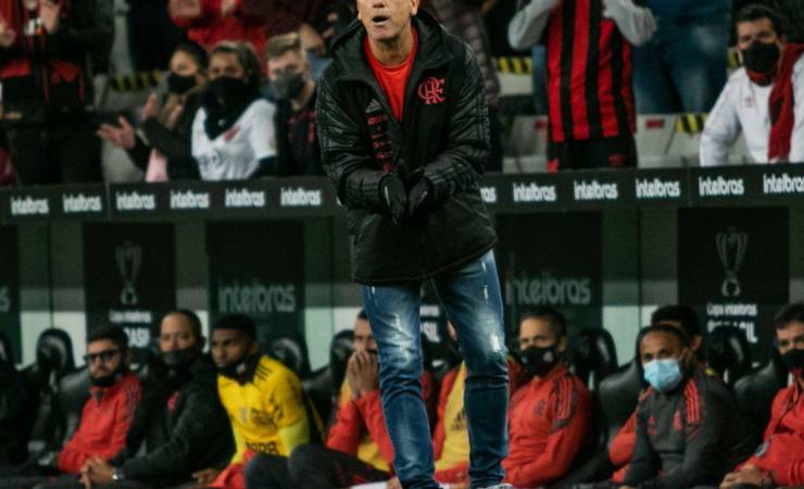 Renato Gaúcho é criticado após empate entre Athletico e Flamengo: 'Não sabe substituir'