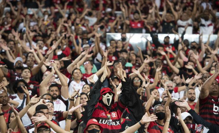 Flamengo é denunciado pelo STJD por cantos homofóbicos na Copa do Brasil