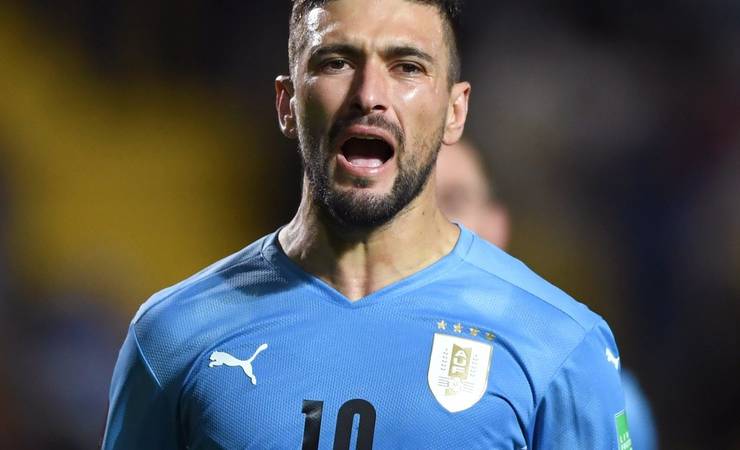 Recuperando-se de lesão, Arrascaeta não é convocado pela seleção uruguaia