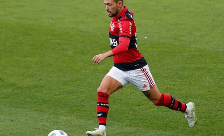 Flamengo e Arrascaeta se reúnem por renovação e acordo fica próximo de ser fechado
