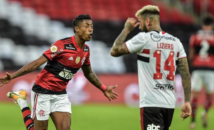 Flamengo tem pequeno favoritismo para confronto com o São Paulo, aponta site