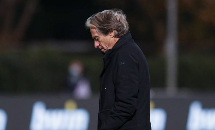 Torcedores do Flamengo cantam o nome de Jorge Jesus: 'Mister, Mister'