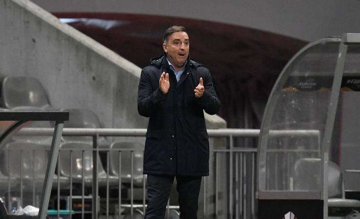 Torcida do Flamengo 'invade' rede social e pede contratação de Carlos Carvalhal, do Braga