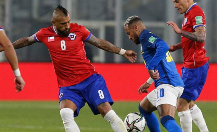 Isla responde que ‘sim’, ao ser perguntado se Vidal virá para o Flamengo