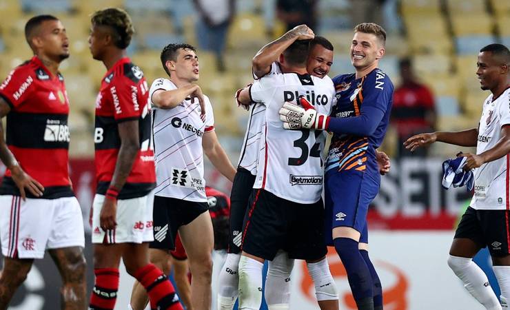 Torcedores do Flamengo criticam Athletico e relembram: 'Renato Gaúcho tomou de 3'