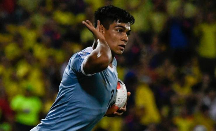 Flamengo e Palmeiras se interessam pelo atacante Matías Arezo, diz jornalista