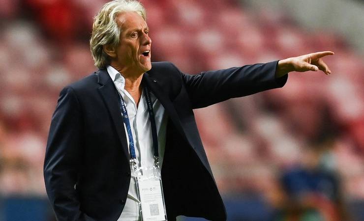 Na Europa, diretor de futebol do Flamengo revela: 'Claro que Jorge Jesus é uma opção'