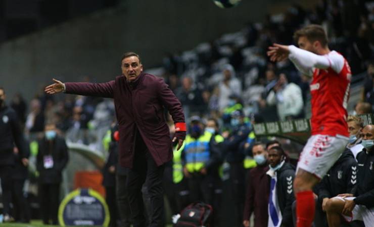 Carvalhal fala sobre interesse do Flamengo: 'Estou nas mãos do presidente'