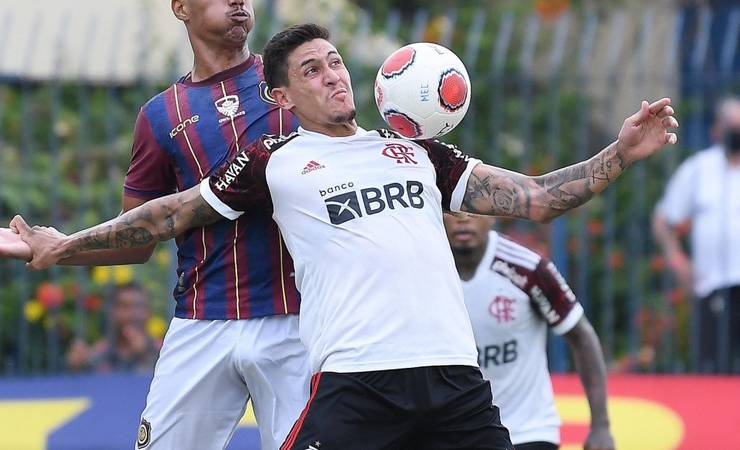 Após gols perdidos, Paulo Sousa elogia atuação de Pedro contra o Madureira