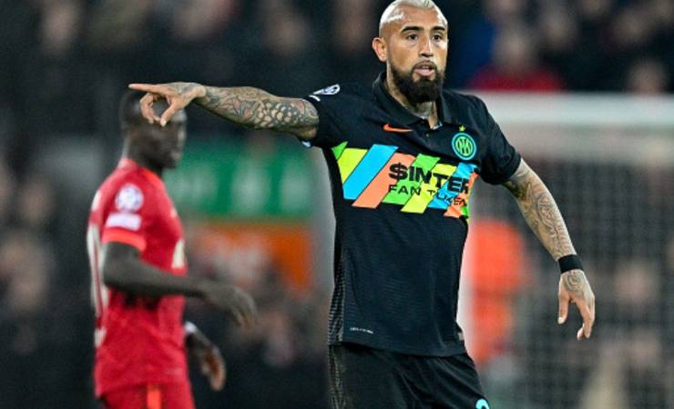 Torcedores do Flamengo vão à loucura com partida de Vidal: 'Vem logo, craque'